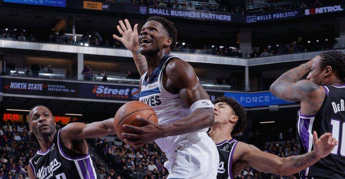 明尼苏达森林狼训练开放日，关键时刻篮板制胜引欢呼，CBA常规赛在即，年轻球员得到机会的简单介绍-九游体育官网