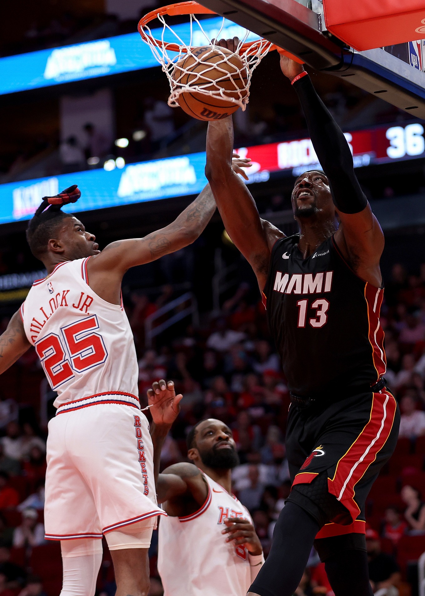 赛后迈阿密热火备战NBA常规赛，手感冰凉细节曝光，话题不断，更衣室氛围转暖的简单介绍-九游体育下载